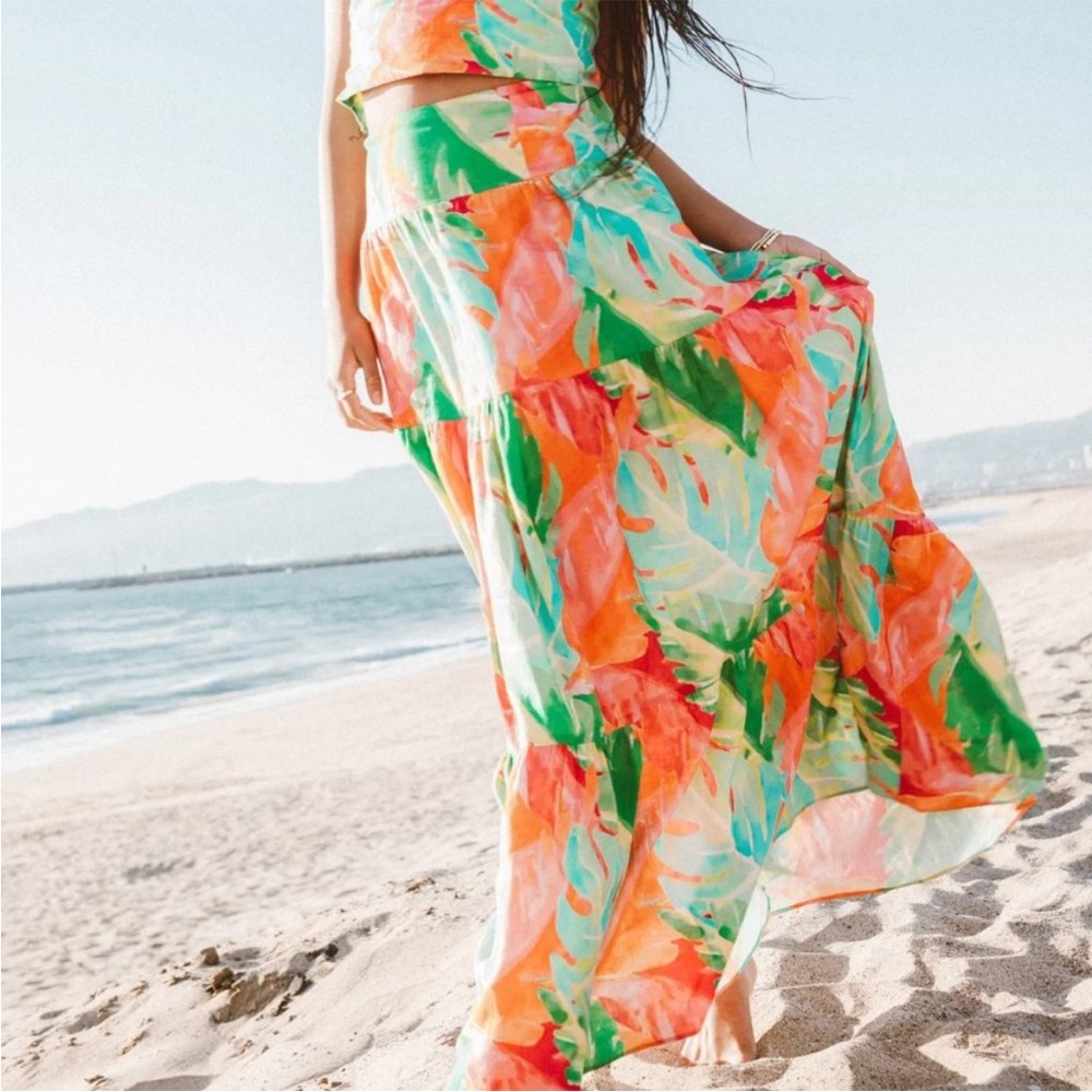 Show Me Your Mumu Melody maxi skirt (S) and Tula top (M) in tropic palms